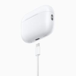 AirPods Pro (2nd generation) with MagSafe Case (USB C)